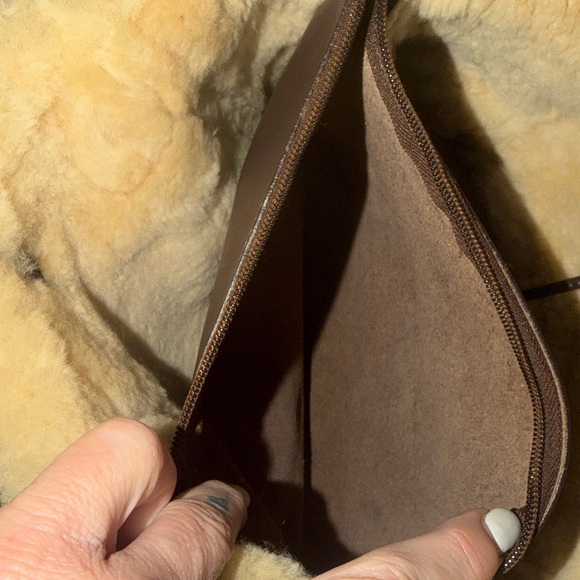 UGG Purse - Picture 14 of 17